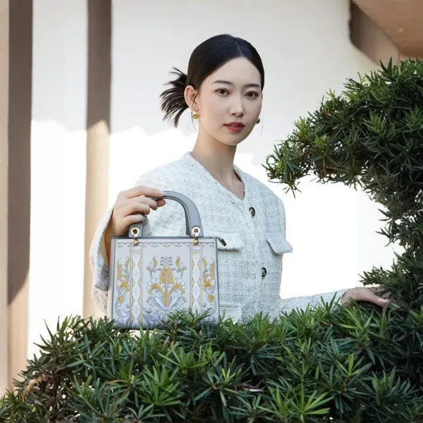 Women's Handbag with Hand-embroidered Blue and White Porcelain Patterns - Image 9